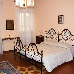  Apartment Porta Crucifera Italy